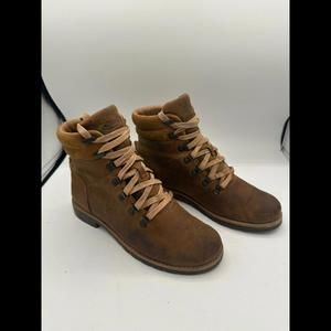 Chaco Cataluna Explorer - Womens Sz 10 - Leather Hiking Trail Boots